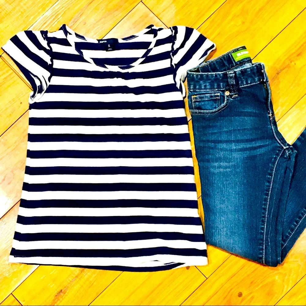 Girl school outfits — skinny denim jeans and Gap striped tee shirt top -…